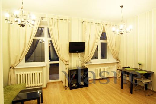 Квартира-студия находится в историческом центре города Москв