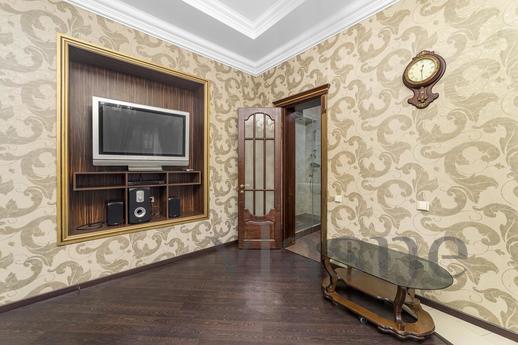 Luxurious apartment in the center of Ode, Odessa - apartment by the day