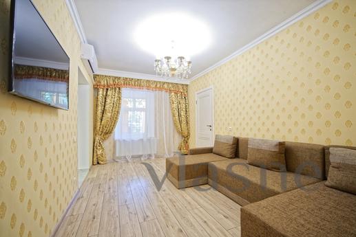 3 комнатная в центре с парковкой, Одесса - квартира посуточно