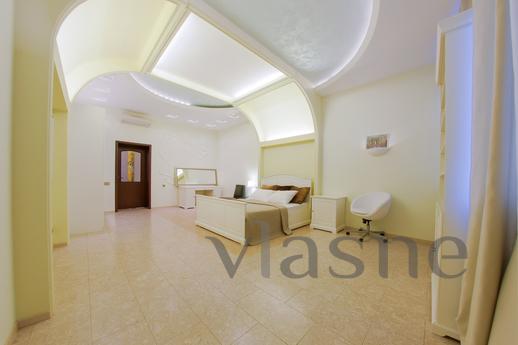 VIP apartments on Italian 33, Saint Petersburg - apartment by the day