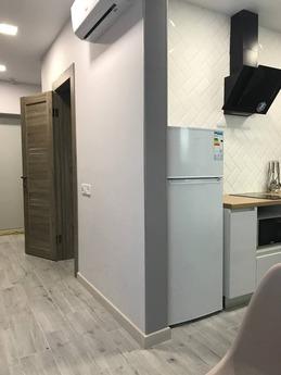 Zhuravli Newbuilding Metro Heroes of Lab, Kharkiv - apartment by the day