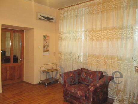 The apartment is in the center of Odessa, Odessa - apartment by the day