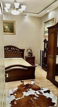 Apartments in the historic city center, Odessa - apartment by the day