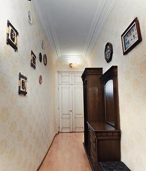 Apartments in the historic city center, Odessa - apartment by the day