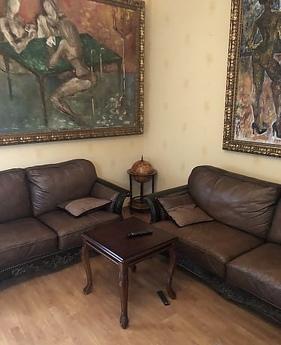Apartments in the historic city center, Odessa - apartment by the day