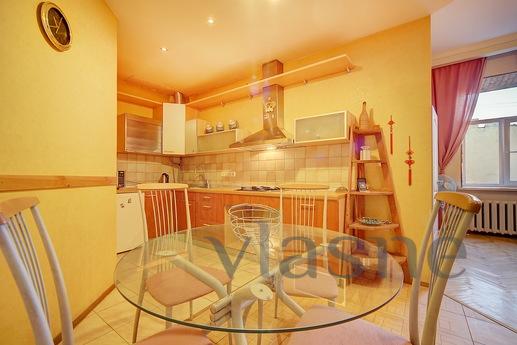 We offer spacious bright 2-bedroom apartment in the heart of