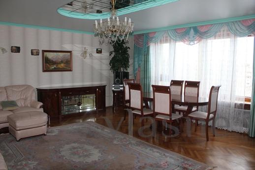 3 bedroom apartment for rent, Samara - apartment by the day