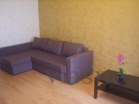 Rent a cozy 2-bedroom apartment on the Dnieper. Rooms are is