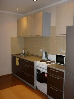 Excellent condition and location!, Tomsk - apartment by the day