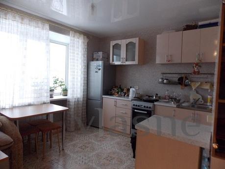 An apartment for rent, 5 minutes from the metro Lenina. Reno
