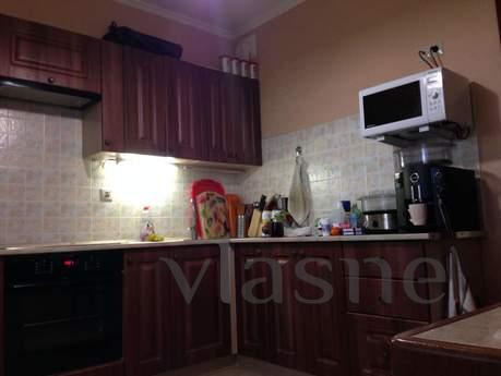 Apartment for rent in 2 min. from metro, Saint Petersburg - apartment by the day