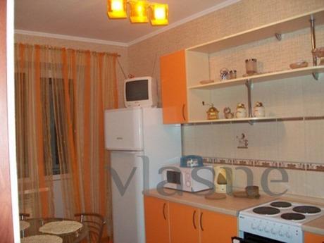Bright apartment in the metro Commandant, Saint Petersburg - apartment by the day