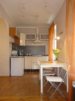 studio apartment on Liteyniy Avenu, Saint Petersburg - apartment by the day