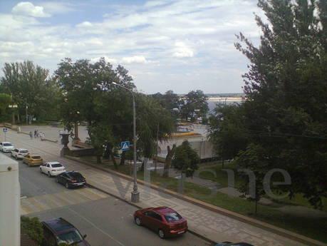 2 BR., Center of Volgograd, Volgograd - apartment by the day