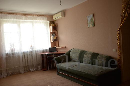 Rent my 3. room apartment, Chernomorsk (Illichivsk) - apartment by the day