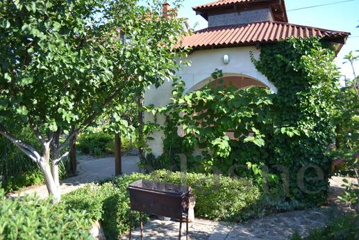 House on the seaside, Yevpatoriya - apartment by the day