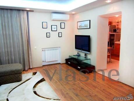Rent luxury 3-bedroom apartment in the center of the city, e