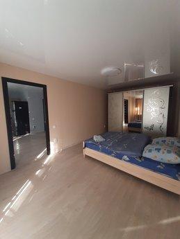 new luxury 2-room apartment, Krivoy Rog - apartment by the day