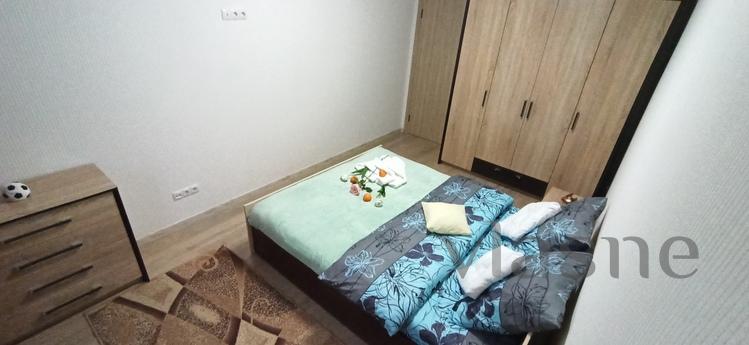 Nice warm apartment on the Prazhsky resi, Kyiv - apartment by the day