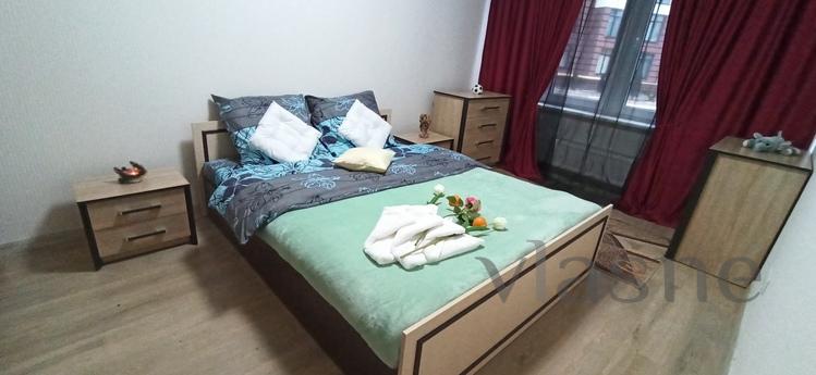 Nice warm apartment on the Prazhsky resi, Kyiv - apartment by the day