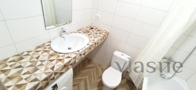 Nice warm apartment on the Prazhsky resi, Kyiv - apartment by the day