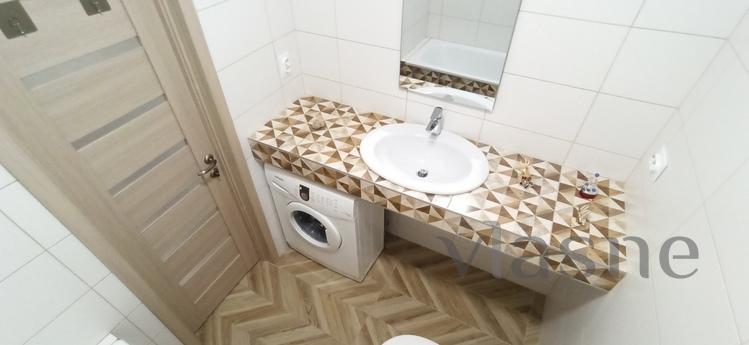 Nice warm apartment on the Prazhsky resi, Kyiv - apartment by the day