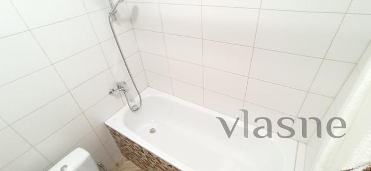 Nice warm apartment on the Prazhsky resi, Kyiv - apartment by the day
