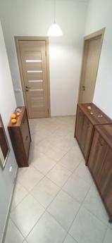 Nice warm apartment on the Prazhsky resi, Kyiv - apartment by the day