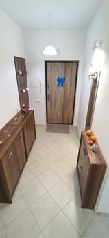Nice warm apartment on the Prazhsky resi, Kyiv - apartment by the day