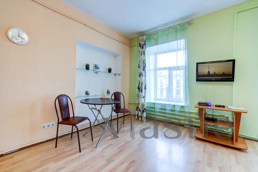 Квартира-студия с видом на Невский, Санкт-Петербург - квартира посуточно