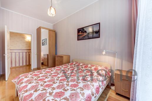 Spacious 2-bedroom apartment, Saint Petersburg - apartment by the day
