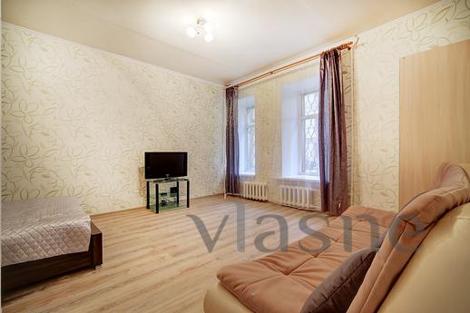 The apartment is on Kovensky Lane, Saint Petersburg - apartment by the day