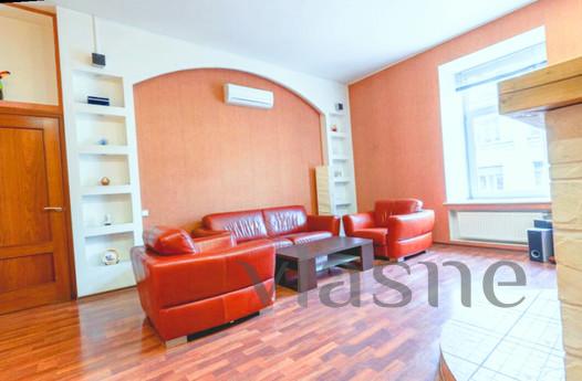 For rent like a 2-room apartment, Kyiv - apartment by the day