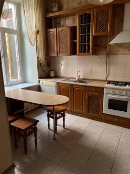 Velika 3 rooms BazarnaCenterLangeron, Odessa - apartment by the day