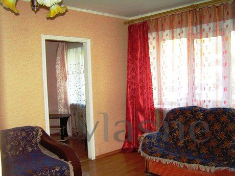 Daily spacious 3-room. square in the center of the city, nor