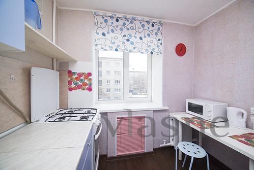 1-комнатная квартир в центре рядом Метро, Екатеринбург - квартира посуточно