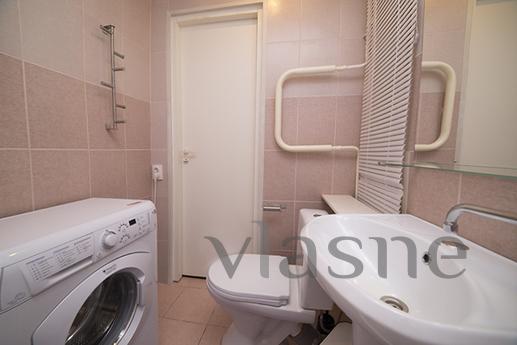 1-bedroom apartments in the center next, Yekaterinburg - apartment by the day