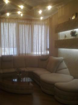 2-bedroom apartment, Odessa - apartment by the day