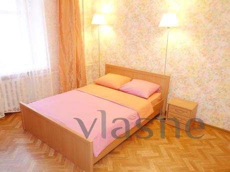 2 BR in Stalin house on Voykovskaya, Moscow - apartment by the day