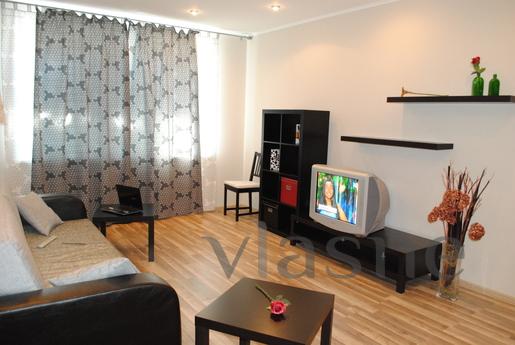 This modern studio apartment is centrally located on the 8th
