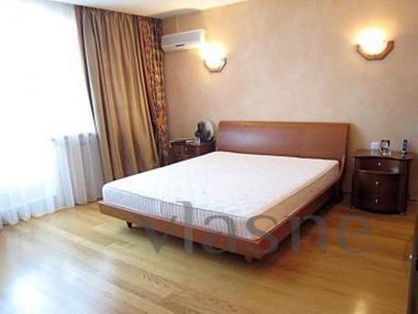 Clean, comfortable apartment with renovated for hours, days,