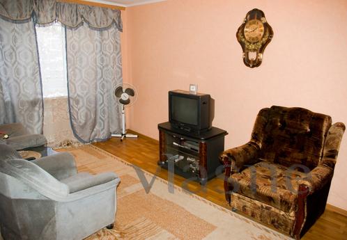 The convenient location of this one-room apartment in the ce