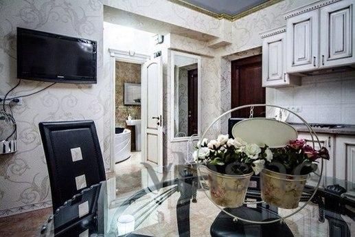 VIP apartment in a new house on the Gree, Odessa - apartment by the day