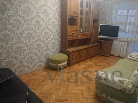 2 bedroom apartment on Krasnoarmeyskaya, Rostov-on-Don - apartment by the day