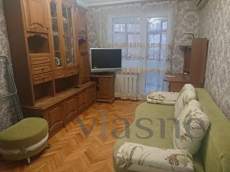 2 bedroom apartment on Krasnoarmeyskaya, Rostov-on-Don - apartment by the day