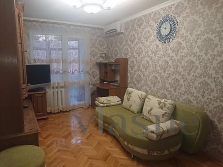 2 bedroom apartment on Krasnoarmeyskaya, Rostov-on-Don - apartment by the day