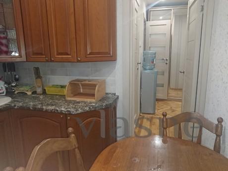 2 bedroom apartment on Krasnoarmeyskaya, Rostov-on-Don - apartment by the day