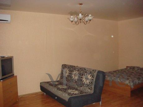 1 bedroom apartment in a new house, Krasnodar - apartment by the day
