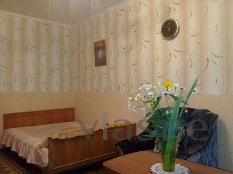 Rent daily, hourly comfortable apartment, Okhtyrka - apartment by the day