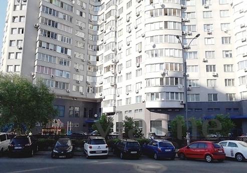 Luxury apartments near the metro, Kyiv - apartment by the day